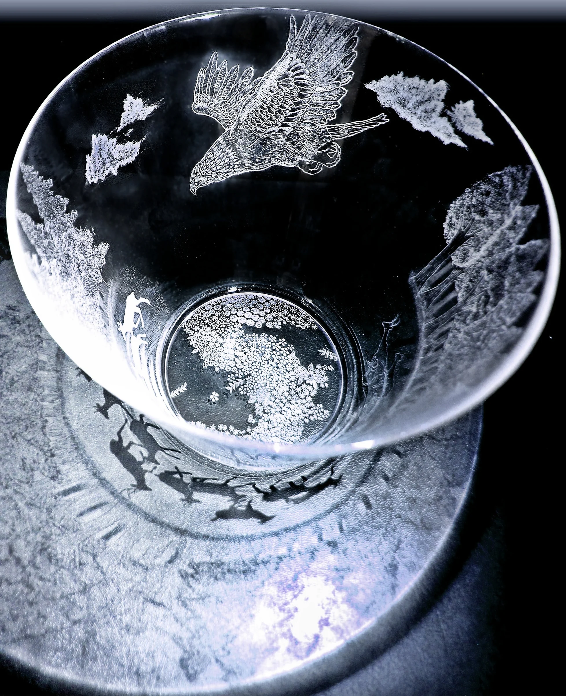 Eyes of the firmament — Golden eagle, forest engraved on a glass bowl by Neo Vidro